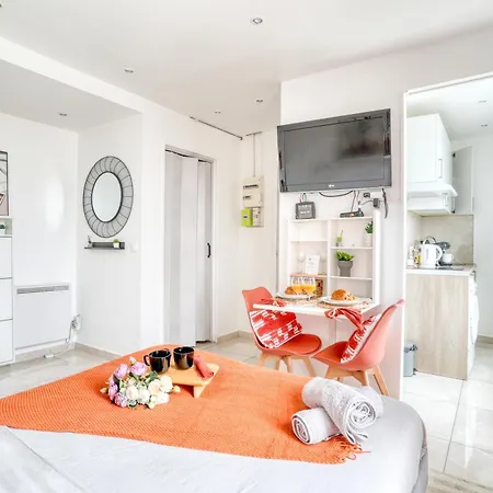 Le Sweet Nook - Metro Mairie De * Montreuil (Seine-Saint-Denis)
